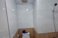 In-room Bathroom Green Pramuka Rizal Property