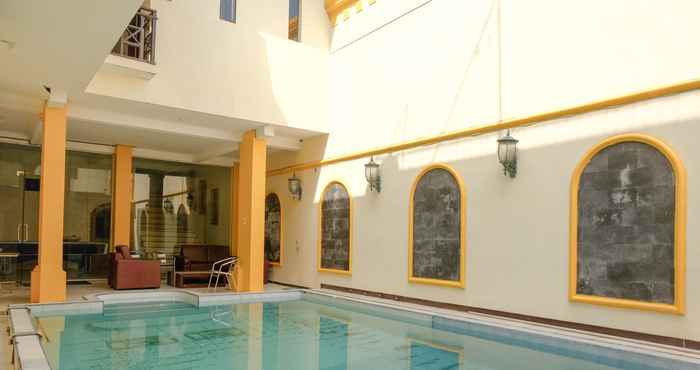 Swimming Pool OYO 2614 Demasto Homestay