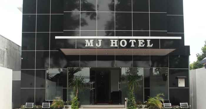 Bên ngoài MJ Hotel Syariah