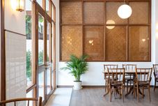 Bar, Cafe and Lounge Dear Friend Home