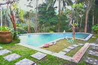 Swimming Pool Amara Giri 