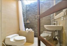 In-room Bathroom 6 Amara Giri 