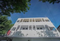 Bên ngoài 3 OYO 2566 Putri Kesia Rooms