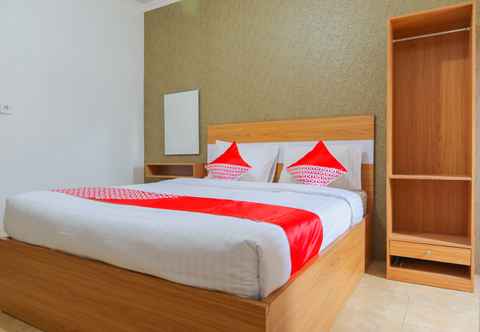 Bedroom OYO 2547 Assirot Residence Near Medika Permata Hijau Hospital