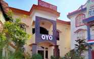 Exterior 3 OYO 2994 Hotel Wedika