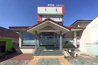 Exterior OYO 2611 Hotel Krui Syariah