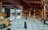 Lobi 2 Rayz UMM Hotel