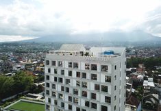 Exterior 4 Rayz UMM Hotel