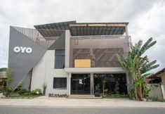 外観 3 OYO 552 Vines Ape Nap Hostel
