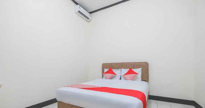 Kamar Tidur SUPER OYO 2703 Hotel Transit 1