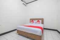 Kamar Tidur SUPER OYO 2703 Hotel Transit 1