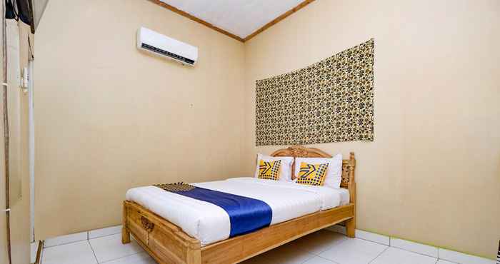 Kamar Tidur OYO 2430 Lisshaffa Residence