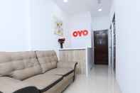 Lobi OYO 89772 Roselyn Inn