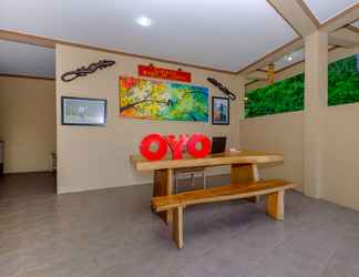 Lobi 2 OYO 2823 Artati Bungalows And Restaurant