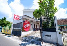 Bangunan 3 Super OYO 2803 Orchid House