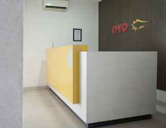 Lobi 2 OYO 2849 Almira Residence Makassar