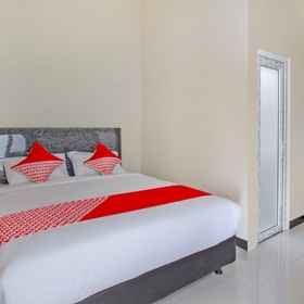 Bedroom 1 Hotel O Irma's Residence, Blitar Hotels