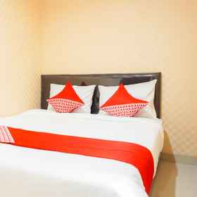 OYO 2609 Black Dots1 , 飯店芝萨鲁阿警察局