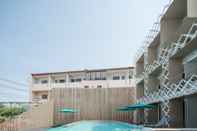 Swimming Pool Yanud Residence
