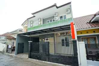 Exterior 4 OYO 2599 Seturan First Living Adisutjipto Ambarukmo Hartono