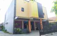 Bangunan 5 OYO 2654 Yulia Guesthouse