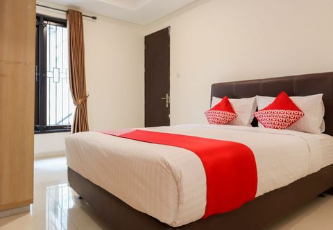 Bedroom OYO 2768 OQ Residence