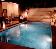 Swimming Pool 4 Kartika Dahayu Villa 