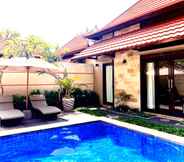 Swimming Pool 7 Kartika Dahayu Villa 