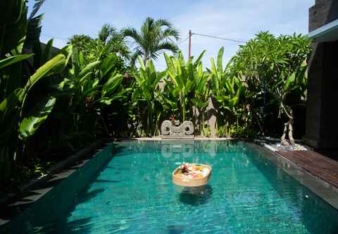 Kolam Renang Suwita Bali Villa Seminyak