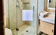 In-room Bathroom 6 Apartemen Dago Butik by Kalya