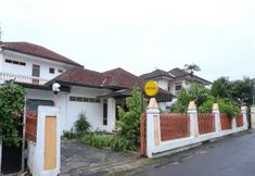 Exterior 2 OYO 2268 Tim-tim Homestay Syariah