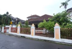 Exterior 3 OYO 2268 Tim-tim Homestay Syariah