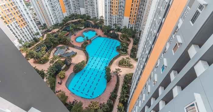 Kolam Renang Springlake Apartment