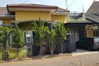 ภายนอกอาคาร Kartika Guesthouse