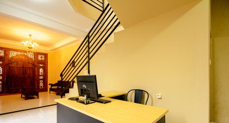 Lobi 2 OYO 2575 Omah Astu