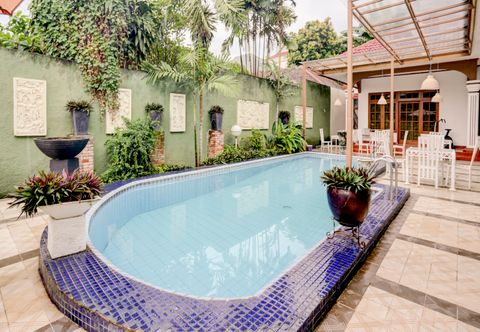 수영장 Capital O 90066 Tobana Pejaten House