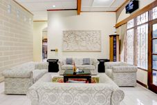 Lobby Hotel O Tobana Pejaten House