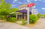 Exterior 4 OYO 2284 Grand Villa Meninting