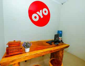 Lobby 2 OYO 2284 Grand Villa Meninting