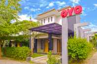 ภายนอกอาคาร OYO 2284 Grand Villa Meninting