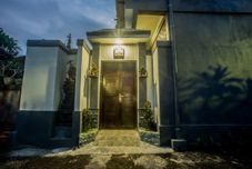 ロビー The Backyard House