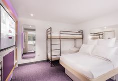 Phòng ngủ 6 Yotelair Singapore Changi Airport