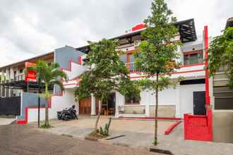 Exterior 4 OYO 2728 Sinulingga Near RS Hermina Pasteur