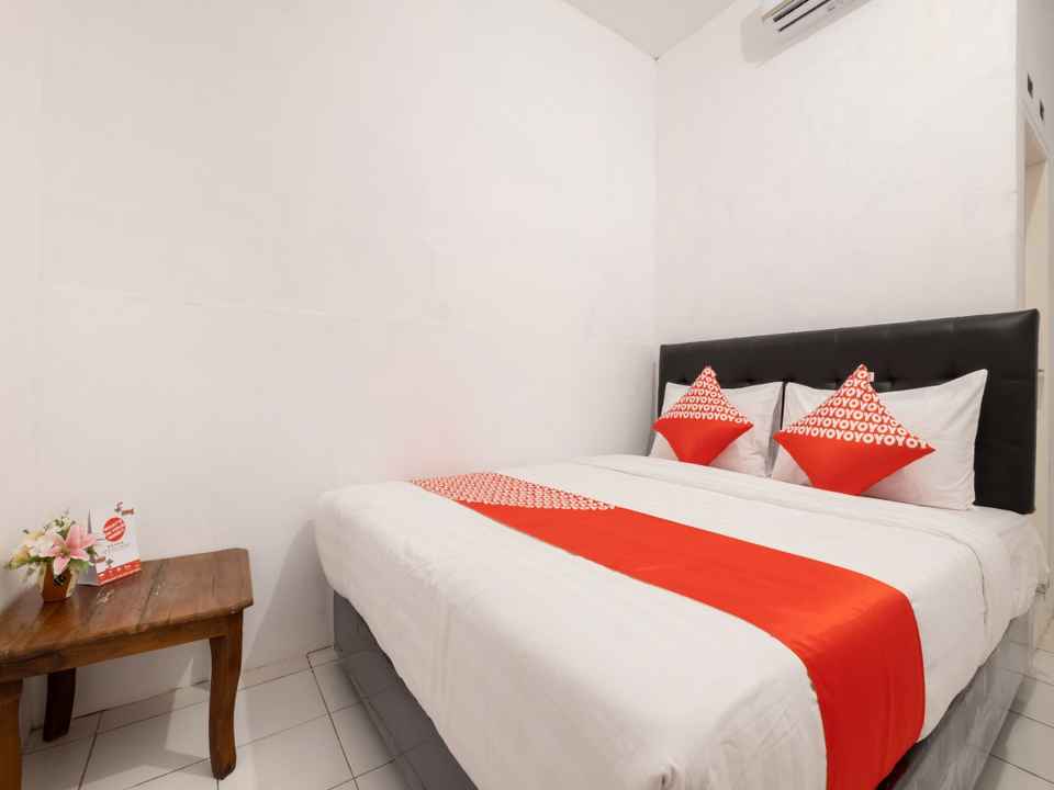 OYO 2394 Hotel Brosta Near RS Ludira Husada Tama, Yogyakarta Harga