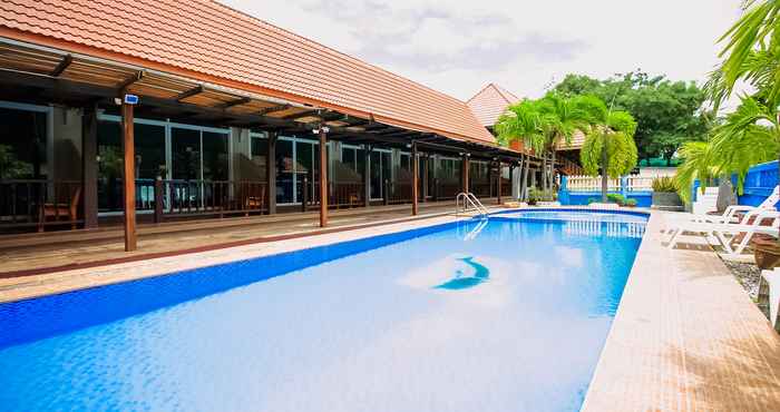 Kolam Renang Lamai Resort