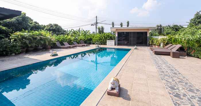 Swimming Pool Relax Garden House