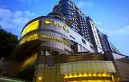 Bangunan 2 Royal Plaza Hotel