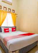 BEDROOM OYO 2682 Bumi Eyang Enin Homestay Syariah