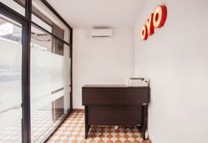 Lobi 5 OYO 2720 Sutomo Inn