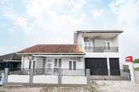 Exterior Super OYO 2727 Nareswari Guest House  Syariah